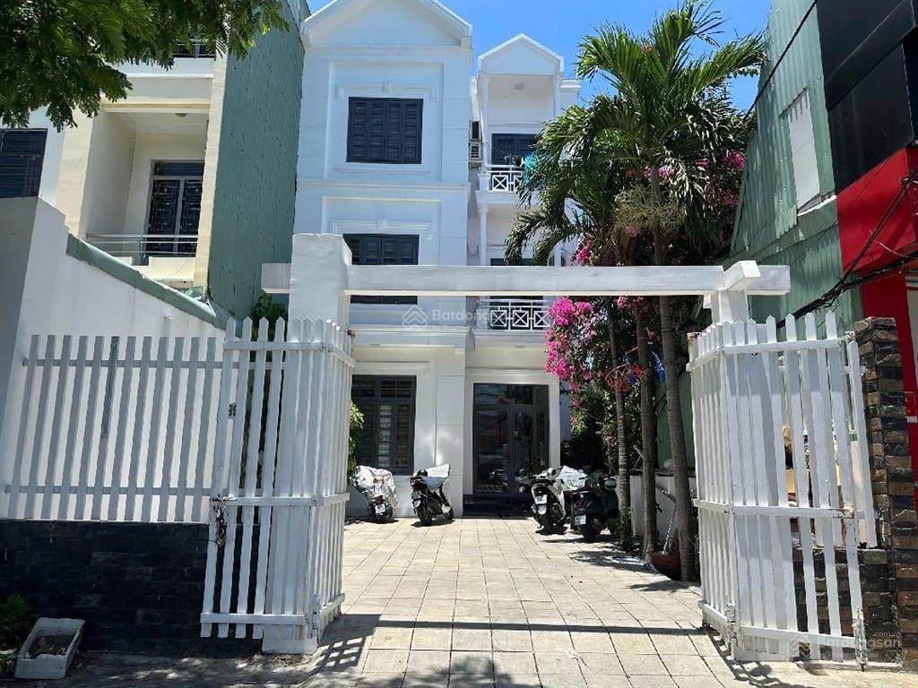 Bán nhà sát vincom , gần biển phạm văn đồng mặt tiền ngô quyền 188m giá chỉ 23 tỷ