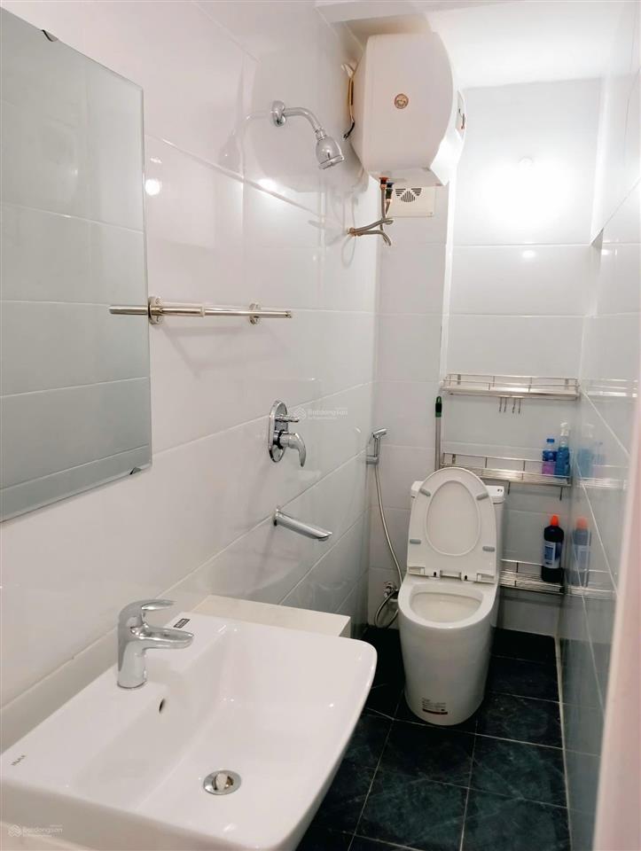 Bán nhà xây mới 6 tầng (thang máy) phố vĩnh phúc  ba đình mặt tiền 6,5m căn góc giá 17.5 tỷ.