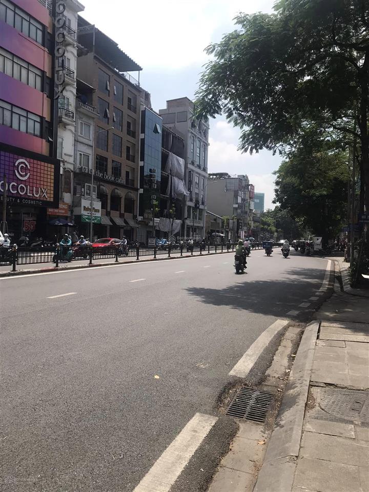 Bán tòa văn phòng 8 tầng và 1 hầm mặt phố bùi xương trạch 80m, giá 29 tỷ.