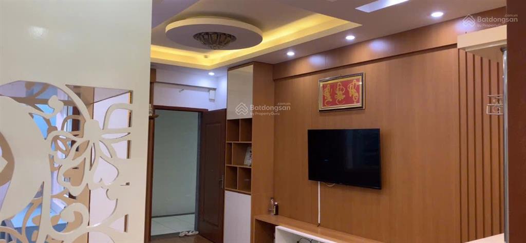 Căn hộ vp5 bán đảo linh đàm  tầng đẹp, view thoáng ban công nhìn hồ.