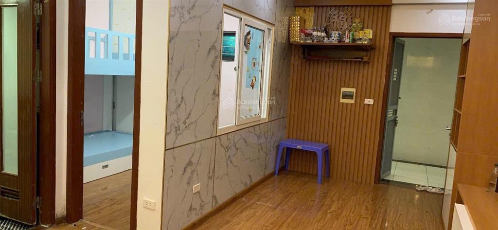 Căn hộ vp5 bán đảo linh đàm  tầng đẹp, view thoáng ban công nhìn hồ.