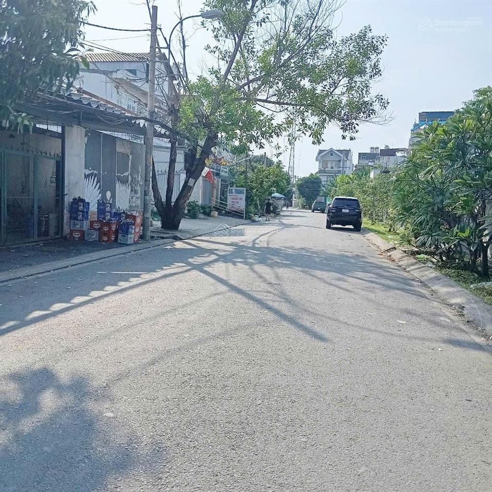 Kdc phước kiển  dãy nhà trọ 11 phòng  8.3 tỷ  dt 189m2  dòng tiền sẵn 20tr/tháng