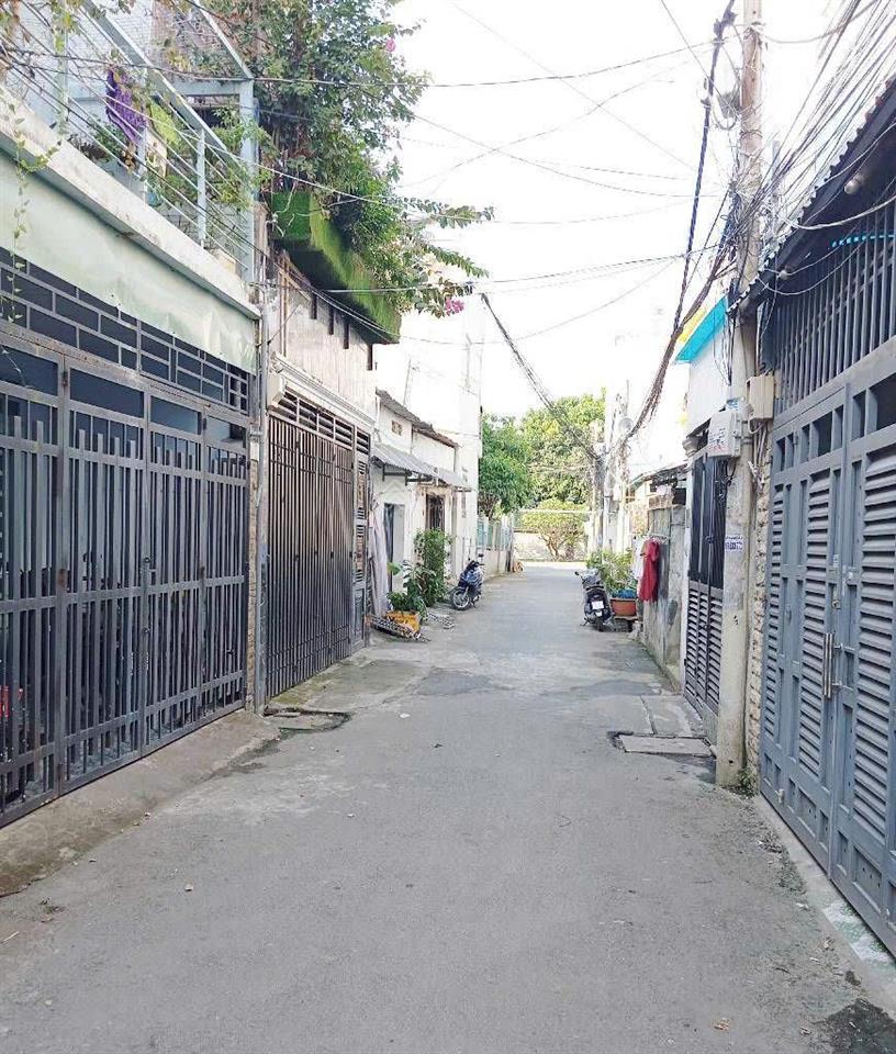 Kdc phước kiển  dãy nhà trọ 11 phòng  8.3 tỷ  dt 189m2  dòng tiền sẵn 20tr/tháng