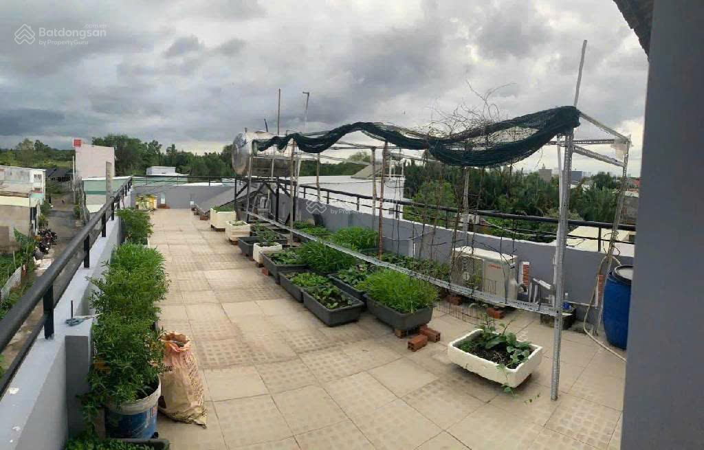 Lvl. nhơn đức  mtkd ngang 6m  dt 162m2 + 8 phòng trọ, thu nhập 18tr/tháng, giá 9,5 tỷ