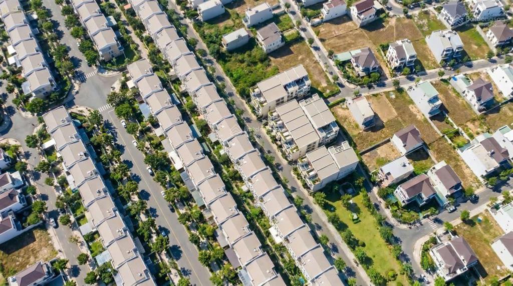 Cc cần bán 1800m² đã tách 19 lô nhỏ sát ga tod speed và vin hạ long