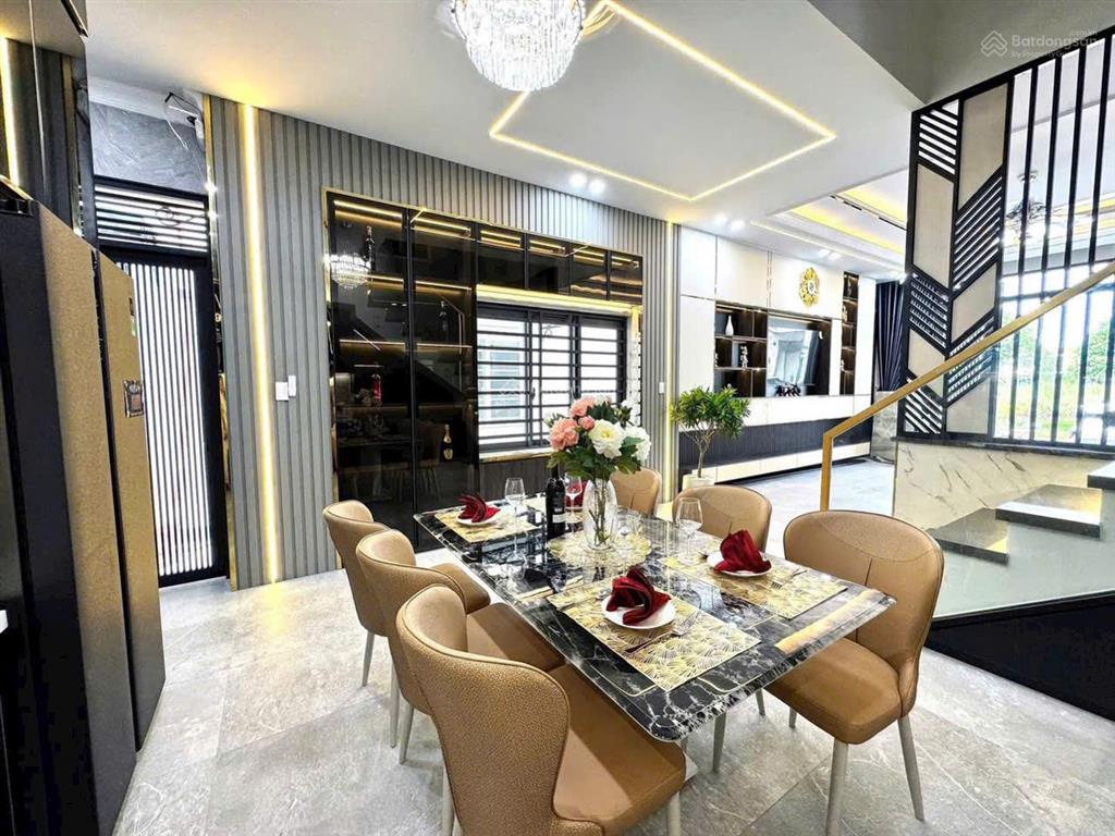 Bán gấp nhà hẻm 6m gia phú, 60m2,3 tầng btct, 3 pn 4wc, gần trường học, chợ, xe hơi tới trước cửa