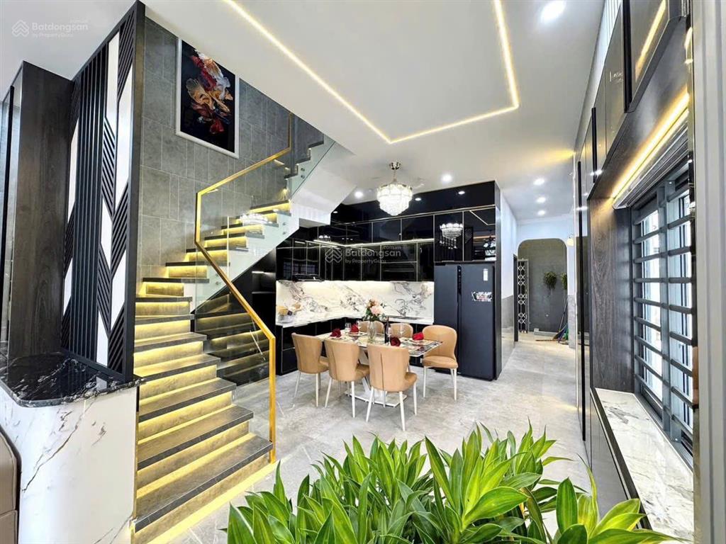 Bán gấp nhà hẻm 6m gia phú, 60m2,3 tầng btct, 3 pn 4wc, gần trường học, chợ, xe hơi tới trước cửa
