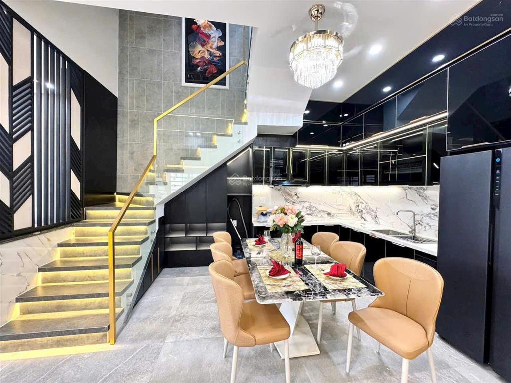 Bán gấp nhà hẻm 6m gia phú, 60m2,3 tầng btct, 3 pn 4wc, gần trường học, chợ, xe hơi tới trước cửa