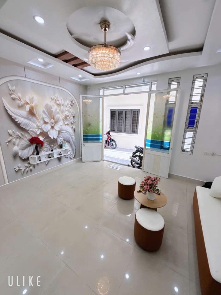 2tỉ hơn mua nhà hàng kênh