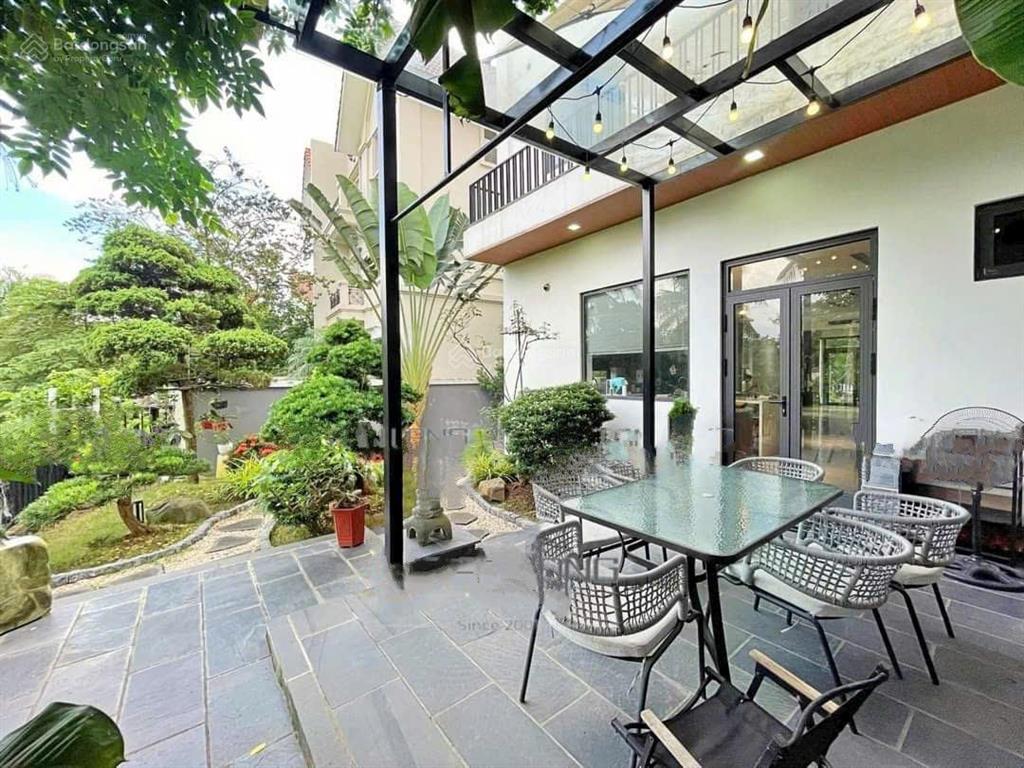 Cho thuê biệt thự vinhomes riverside khu hoa sữa view sông gần trường bis hàng cực hiếm