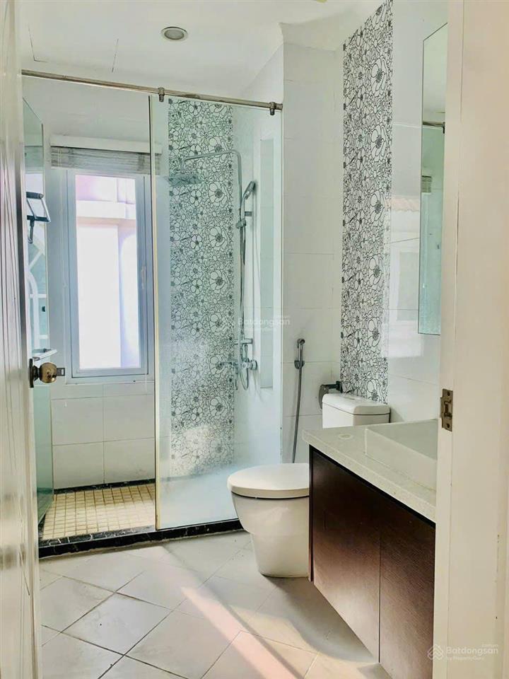Cho thuê biệt thự đơn lập hoa sữa 5 ngủ view sông  giá tốt tại vinhomes riverside long biên