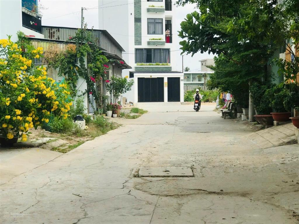 Tôi chính chủ cần bán đất thổ cư hẻm 154 thông hẻm 140 vườn lài