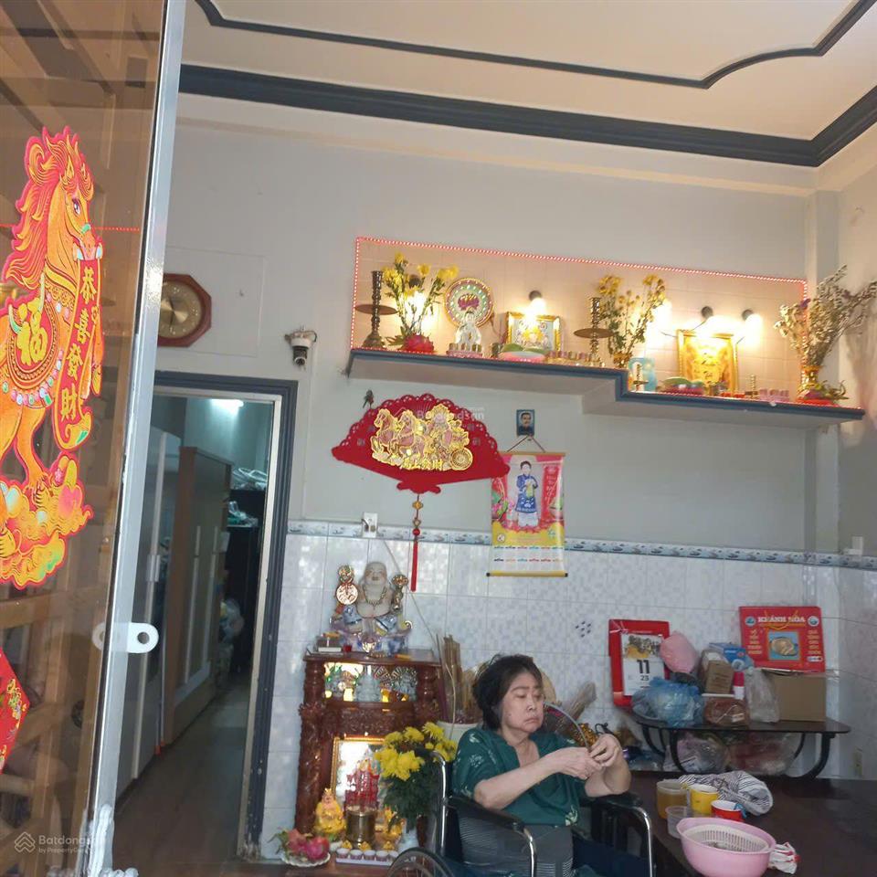 Vòng xoay phú lâm,bà hom, 2 mặt hẻm, 60m, 5,3x11.5m, 3 tầng nở hậu cực đẹp, chỉ có 6.4 tỷ ( có tl)