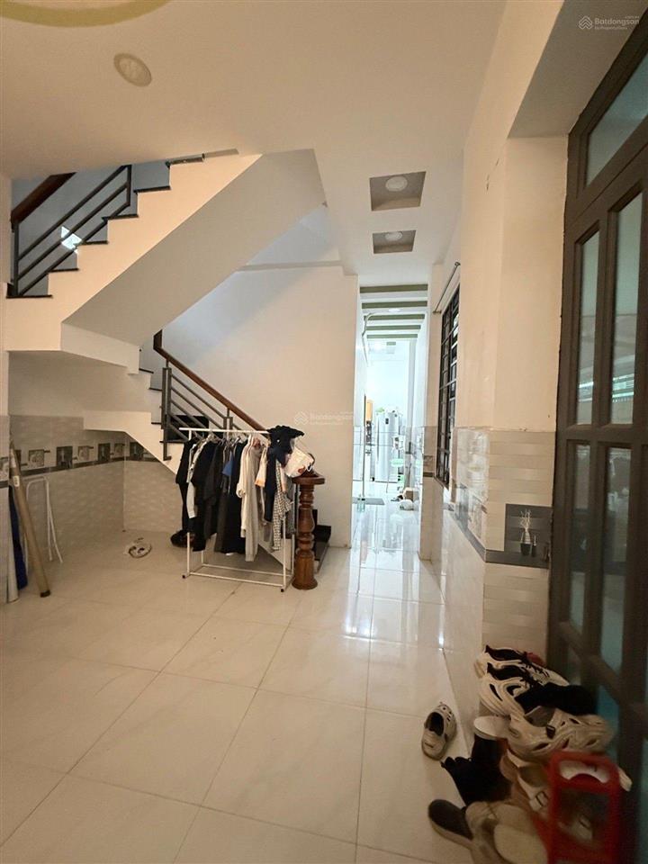 Vòng xoay phú lâm,bà hom, 2 mặt hẻm, 60m, 5,3x11.5m, 3 tầng nở hậu cực đẹp, chỉ có 6.4 tỷ ( có tl)