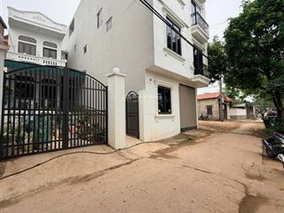 Nhà ô tô đỗ cửa tại phụng châu, 3,6 tỷ, 32m2 4tầng, view hồ, gần các trường đại học