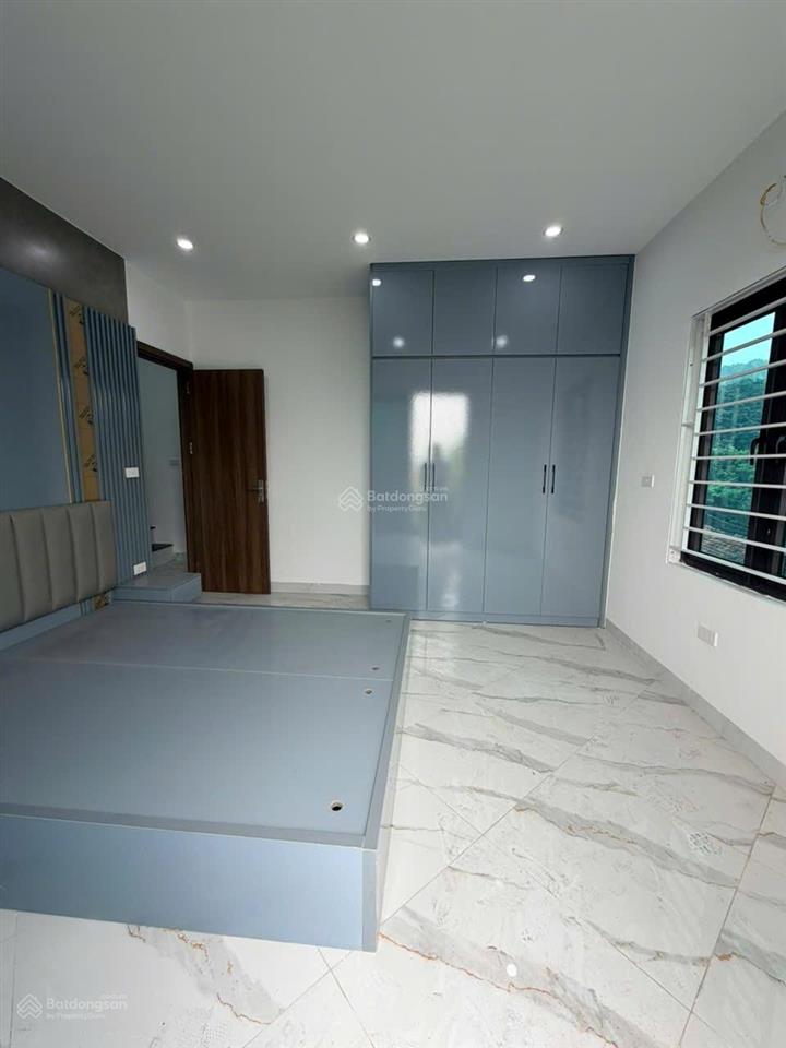 Nhà ô tô đỗ cửa tại phụng châu, 3,6 tỷ, 32m2 4tầng, view hồ, gần các trường đại học