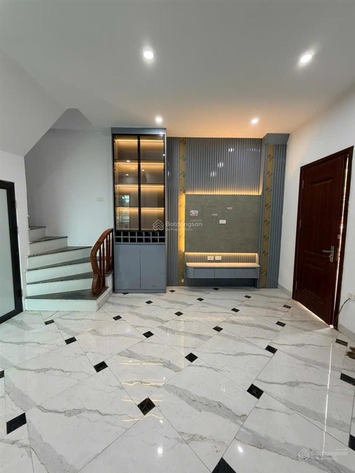 Nhà ô tô đỗ cửa tại phụng châu, 3,6 tỷ, 32m2 4tầng, view hồ, gần các trường đại học