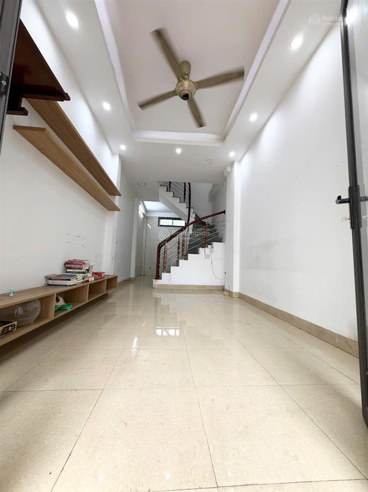 Nhà rẻ nhất trong đê yên nghĩa, gần ngay kđt đô nghĩa, 5,05 tỷ, 33m2, 4pn gần đường ô tô