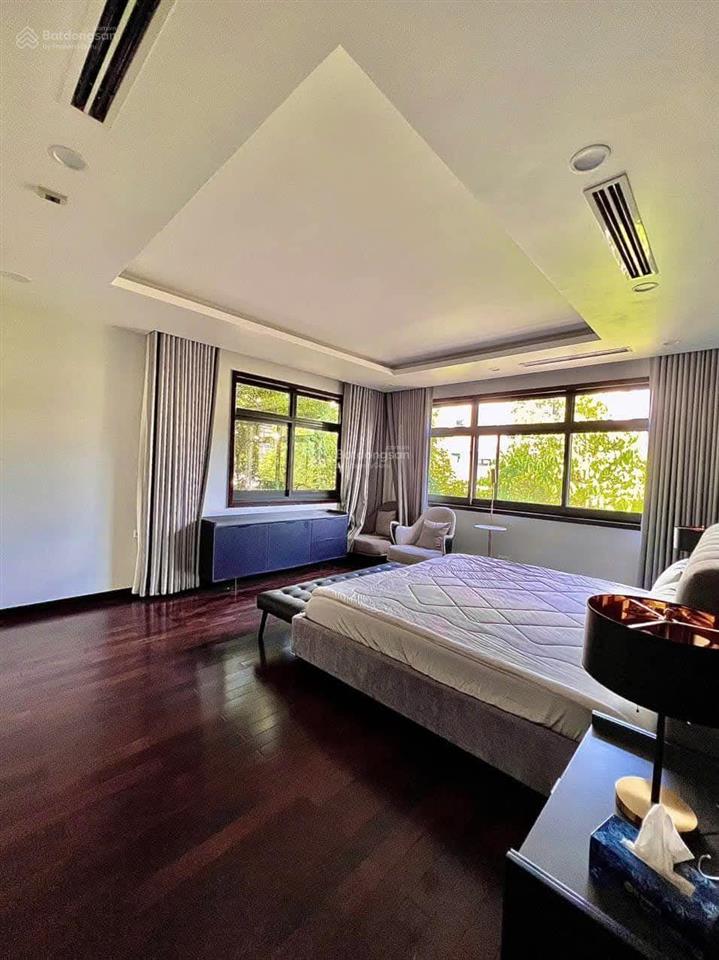 Bán gấp ch 3pn, tầng trung, view đẹp, 112m2 tại the link ciputra