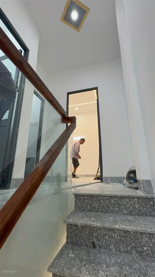 Bán gấp nhà mỹ hạnh nam gần cầu lớn giá 525tr