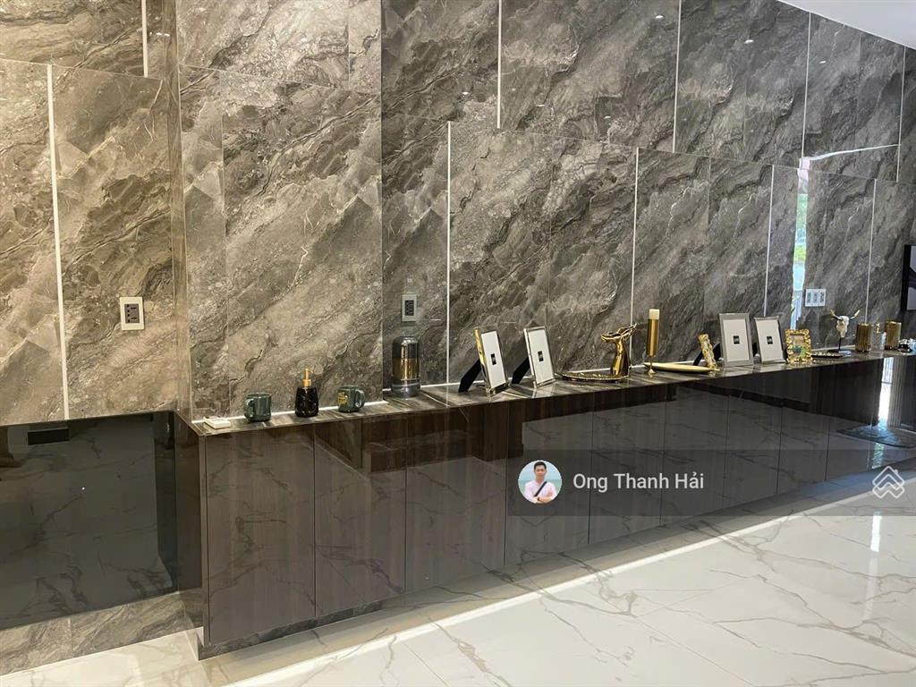 Cho thuê biệt thự liên kế siêu đẹp, đối diện công viên 2ha, 4pn, cạnh trường canada, nhật, hàn,....