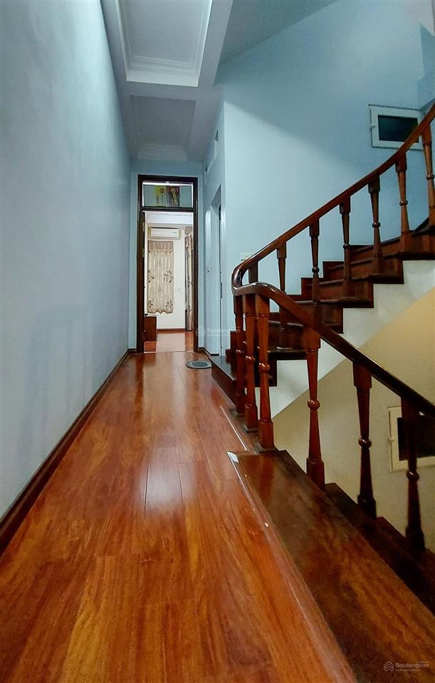 Cho thuê nhà 214 nguyễn xiển.phân lô bàn cờ.ô tô tránh.vỉa hè.50m2. 5 tầng.6 pn. giá 20tr