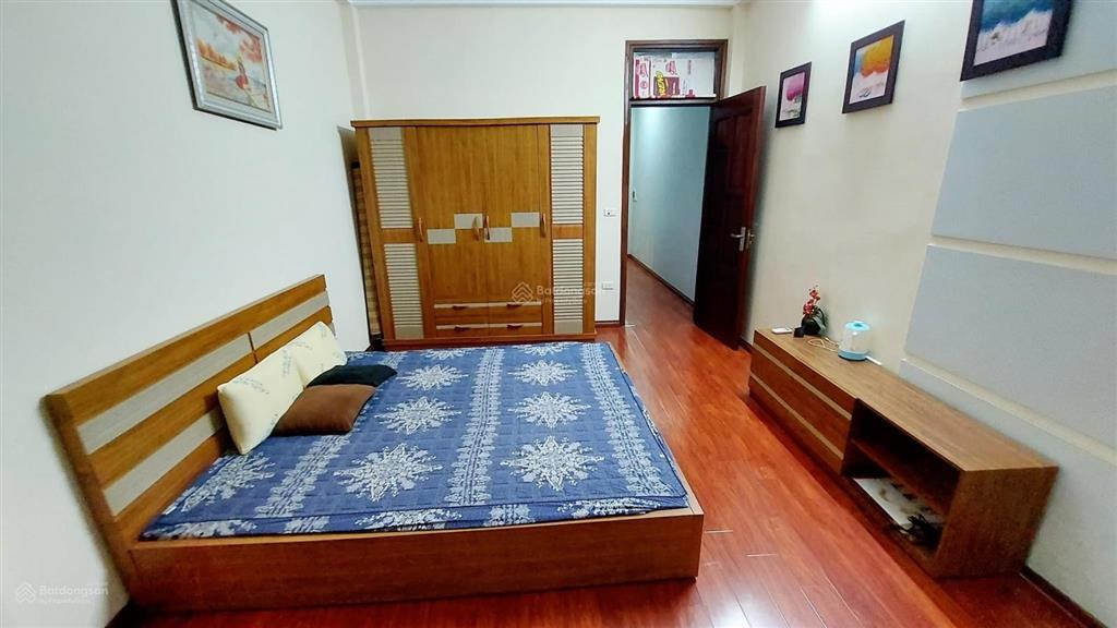 Cho thuê nhà 214 nguyễn xiển.phân lô bàn cờ.ô tô tránh.vỉa hè.50m2. 5 tầng.6 pn. giá 20tr