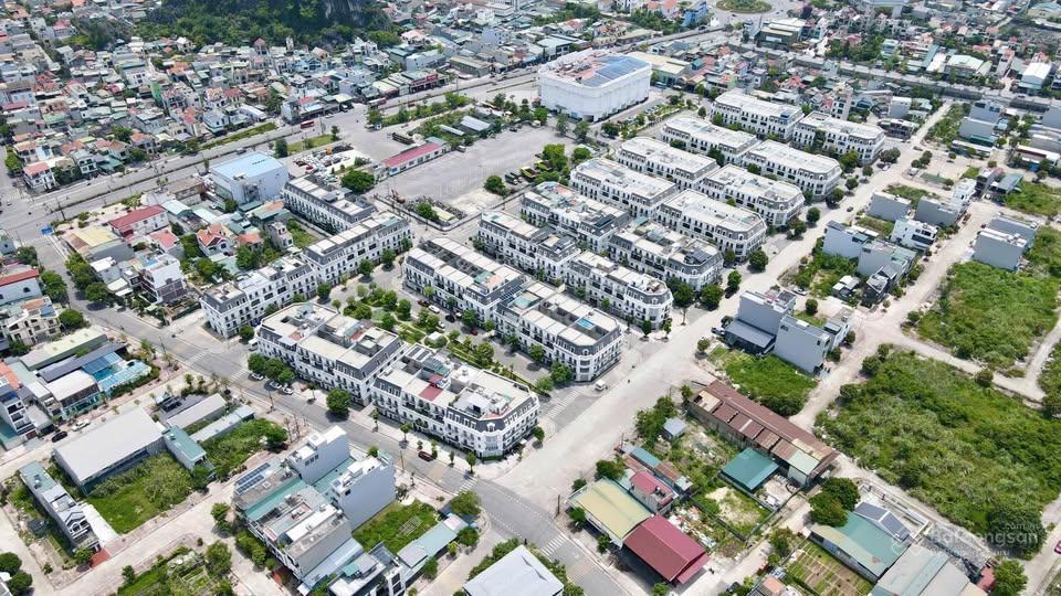 Bán shophouse tại vincom shophouse cẩm phả, 3,1 tỷ, 75m2, view đẹp