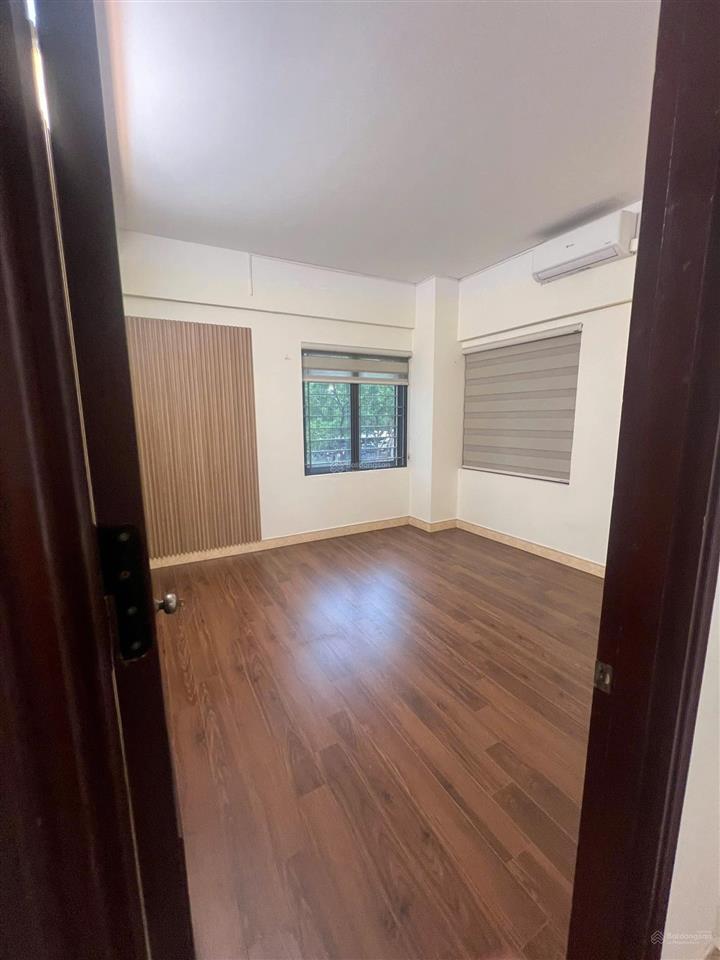 Chính chủ cần bán căn hộ 2pn tòa h1 việt hưng, long biên  lô góc thoáng sáng  full nội thất, sẵn sổ