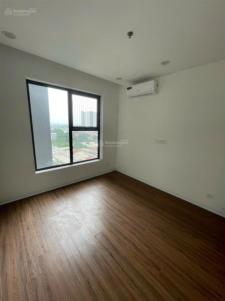 Cảnh báo góc "tố cáo" siêu phẩm dễ gây mất ngủ tại con đường huyết mạch của long biên