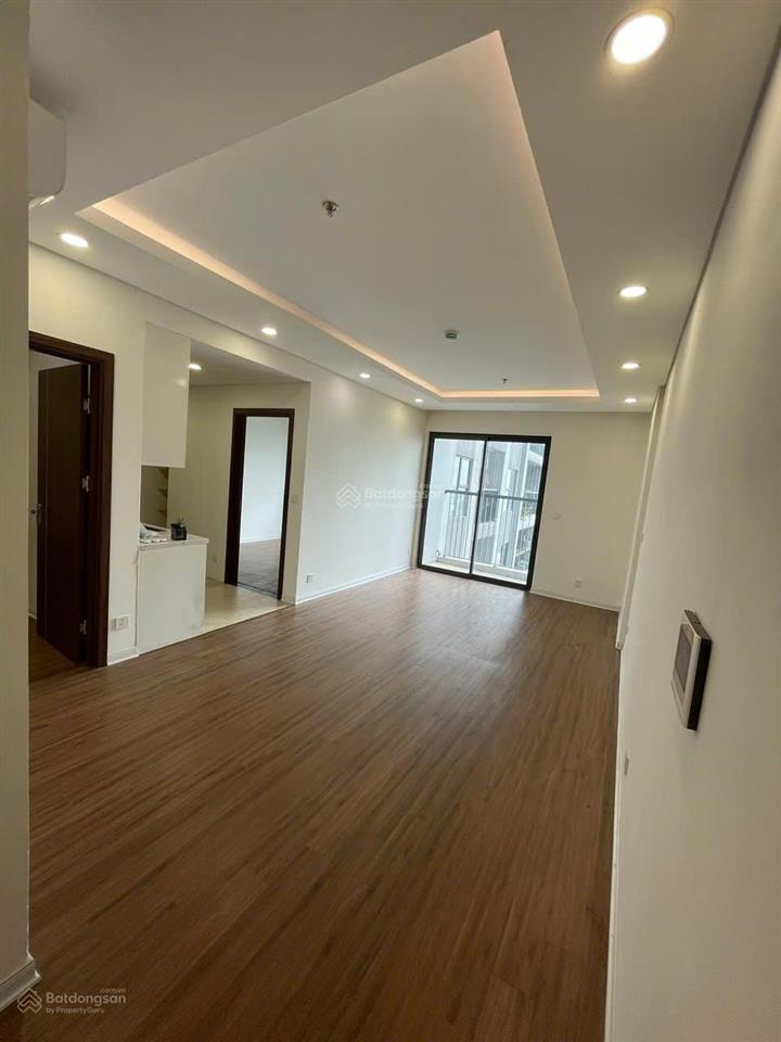 Cảnh báo góc "tố cáo" siêu phẩm dễ gây mất ngủ tại con đường huyết mạch của long biên