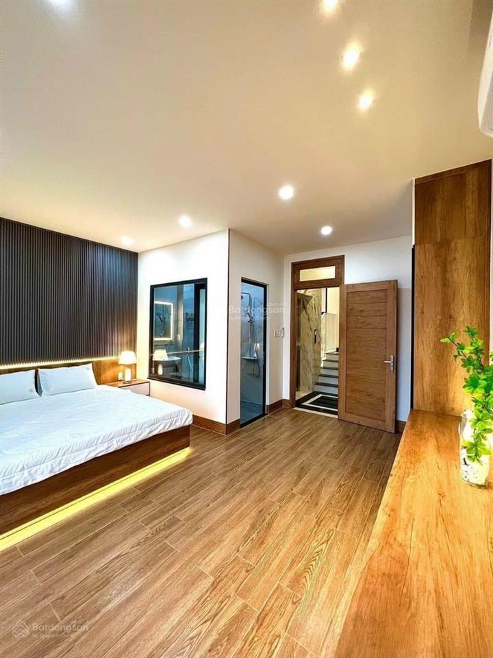 Bán nhà mặt tiền kinh doanh trần phú quận 5 ngay công viên số 1 lý thái tổ, dt 4x11m, giá 8.5 tỷ