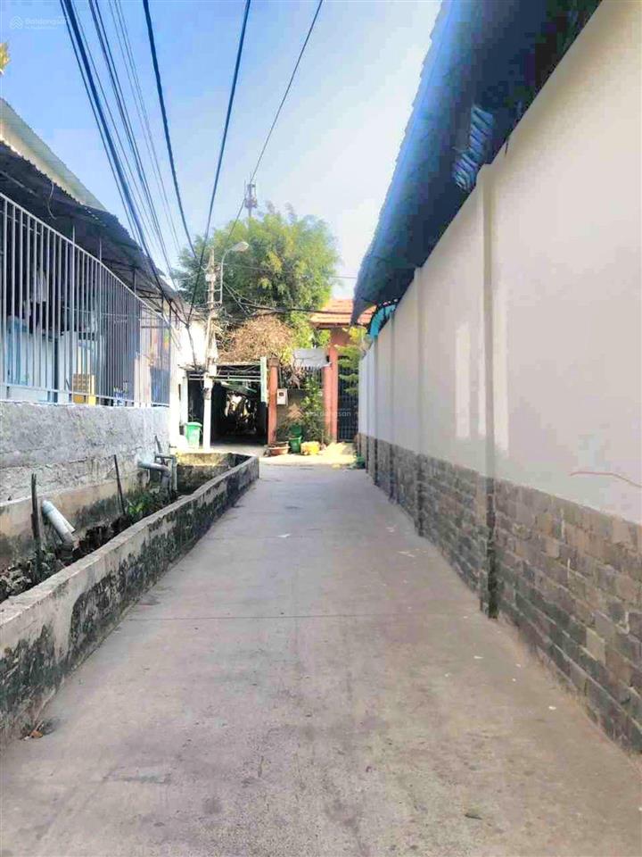 ( siêu phẩm) chỉ 2.6 tỷ  nhà ngay sát chợ thủ đức  phường linh tây  36m2 ngang 6m còn 1 căn