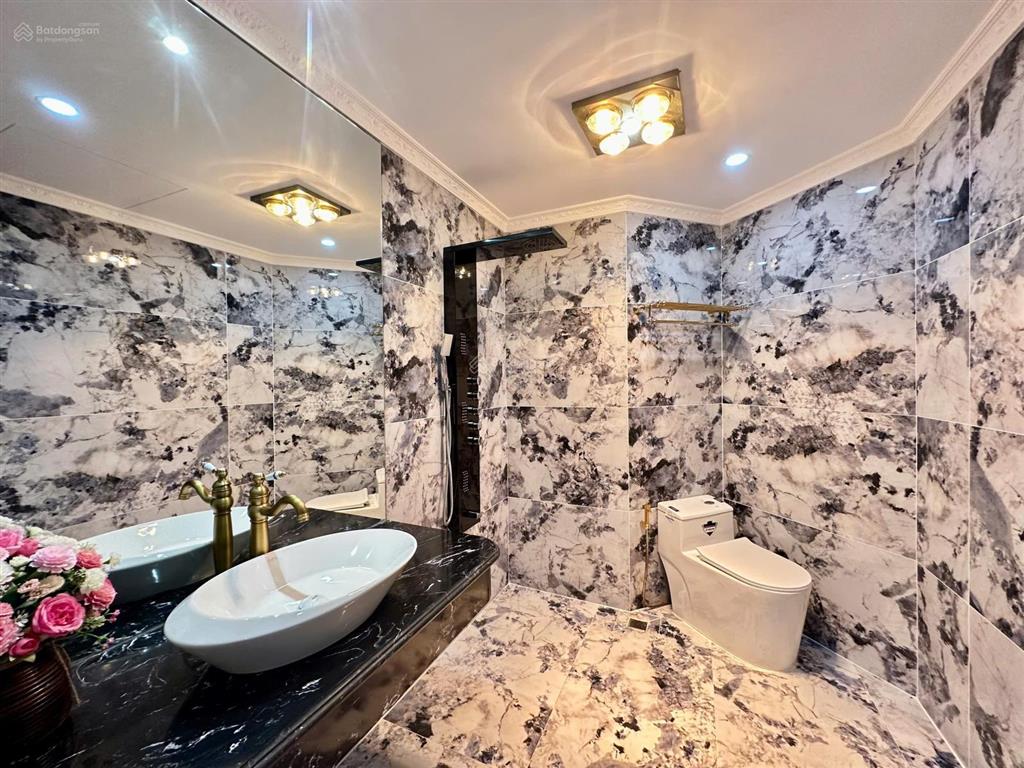 Cần bán căn hộ 125m2  thiết kế 3 phòng ngủ  full nt đẹp  giá 11 tỷ có tl   0889 946 ***