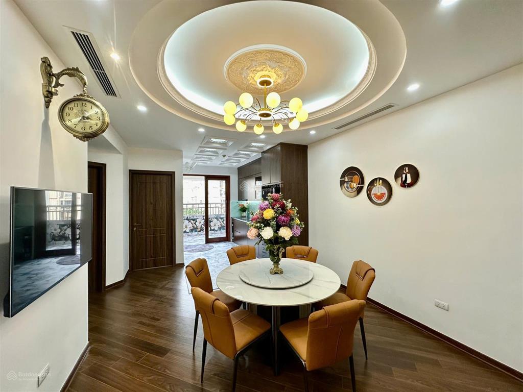 Cần bán căn hộ 125m2  thiết kế 3 phòng ngủ  full nt đẹp  giá 11 tỷ có tl   0889 946 ***
