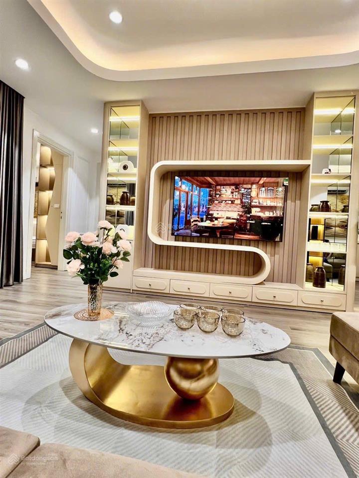 Em hoàng bán căn hộ 60m2 tòa 30t1  2 nguyễn chánh  giá 5.3 tỷ có tl   0889 946 ***