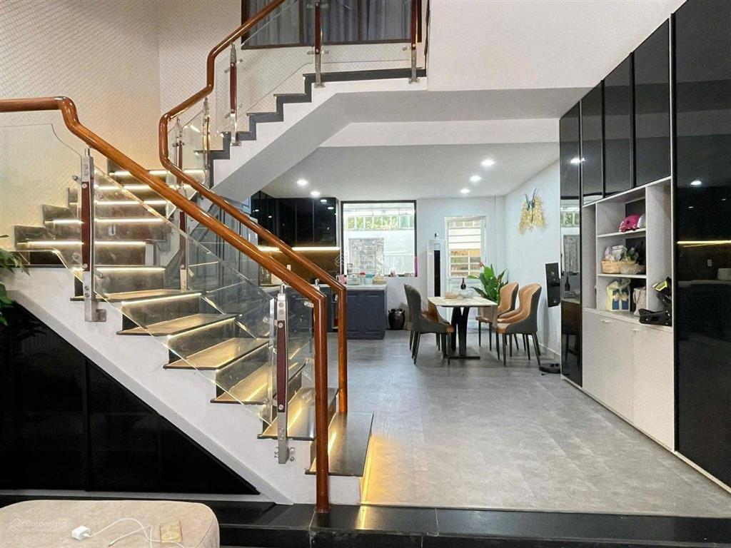 Bán nhà đẹp bàu năng cách biển nguyễn tất thành 1km