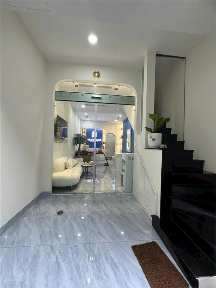 Nhà đẹp 3 tầng được kỹ sư thiết kế riêng  nội thất giá trị  trung tâm tân phú  hẻm thông