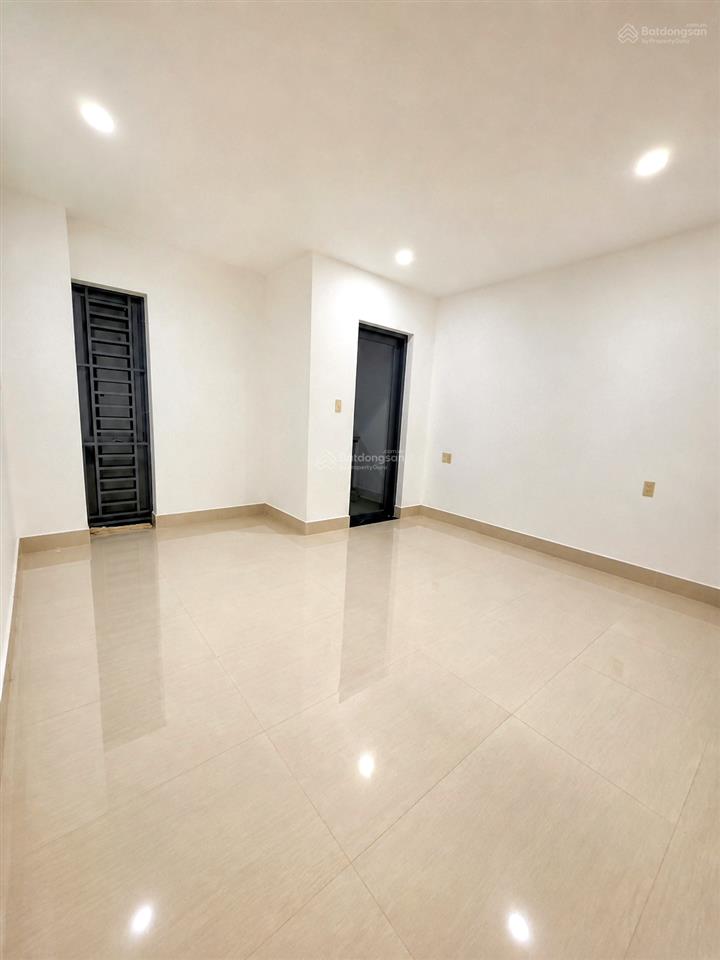 Cho thuê nhà mới chính chủ kđt tây bắc, 1 trệt 1 lầu, phòng khách, bếp, 3 phòng ngủ, 3 toilet