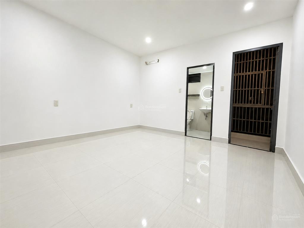 Cho thuê nhà mới chính chủ kđt tây bắc, 1 trệt 1 lầu, phòng khách, bếp, 3 phòng ngủ, 3 toilet