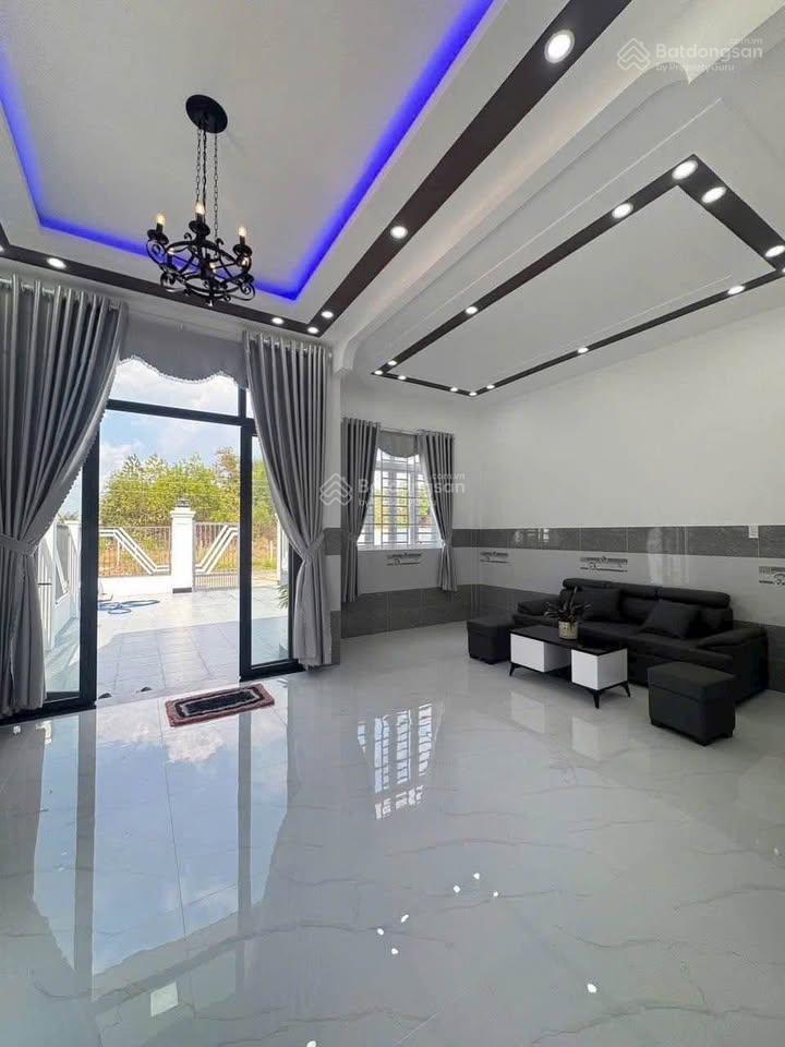 Bán nhà 6mx30= 180m2, giá chỉ 668 triệu chợ suối sâu, sổ riêng
