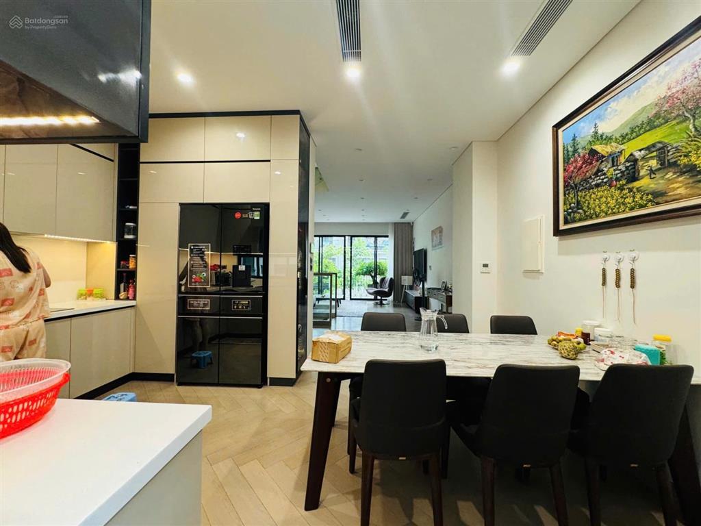 Anh em cần bán lk 75m2*5 tầng, mt 5m, đường 20m, full đồ giá hơn 30 tỷ có thương lượng