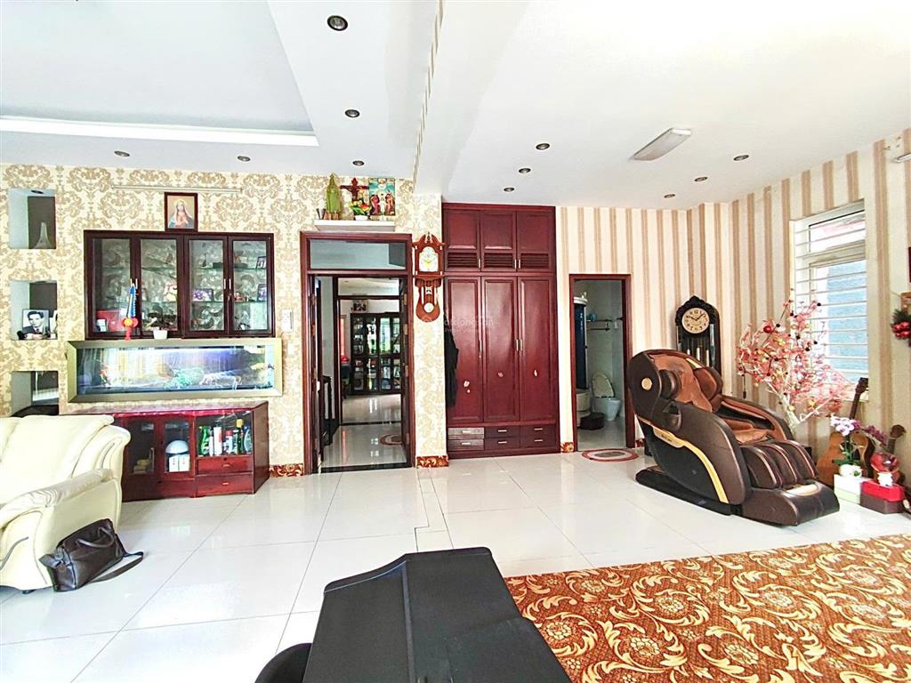 Chính chủ ngộp bank giảm 10 tỷ về 49 tỷ biệt thự 250m2 khu vip him lam ngay quận 7 nội thất cao cấp