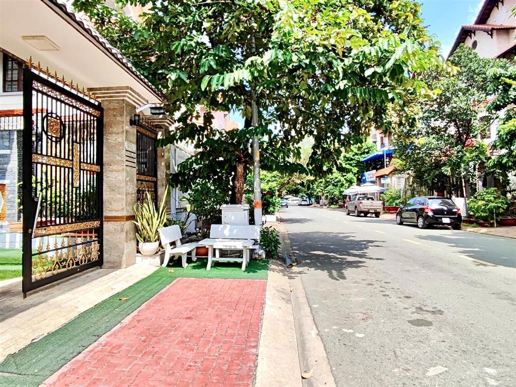 Chính chủ ngộp bank giảm 10 tỷ về 49 tỷ biệt thự 250m2 khu vip him lam ngay quận 7 nội thất cao cấp
