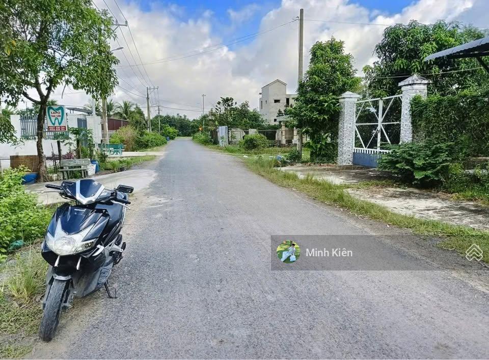 Chủ nhờ bán gấp lô đất đ ba sa xã tân an hội giá 1 tỷ 3 , shr , dt 232m2