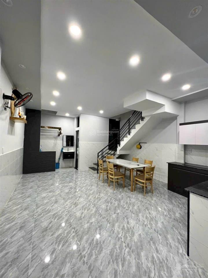 Nhà ngay mã lò, lê văn quới đi vào 3p, ngang 5m, vừa nhỉnh 4t