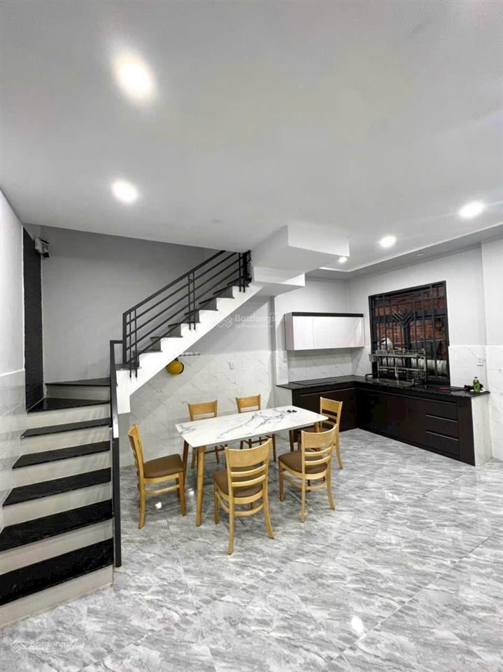 Nhà ngay mã lò, lê văn quới đi vào 3p, ngang 5m, vừa nhỉnh 4t