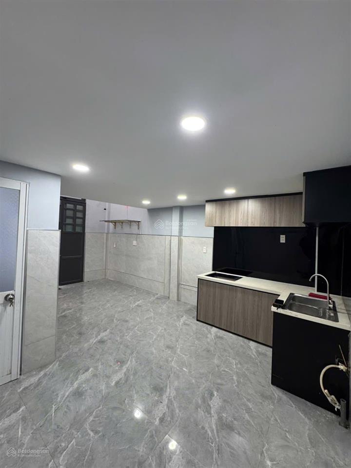 2t nhỉnh ở ngay nhà kế aeon tân phú, 2 tầng, đầy đủ tiện ích xung quanh