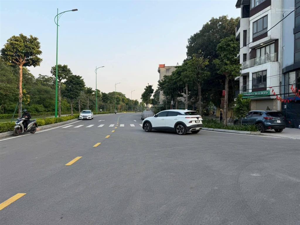 Bán nhà khu phân lô a38 tư đình 260m², mt 8,5m nhà cấp 4 ôtô tránh nhau vỉa hè, giá 51tỷ