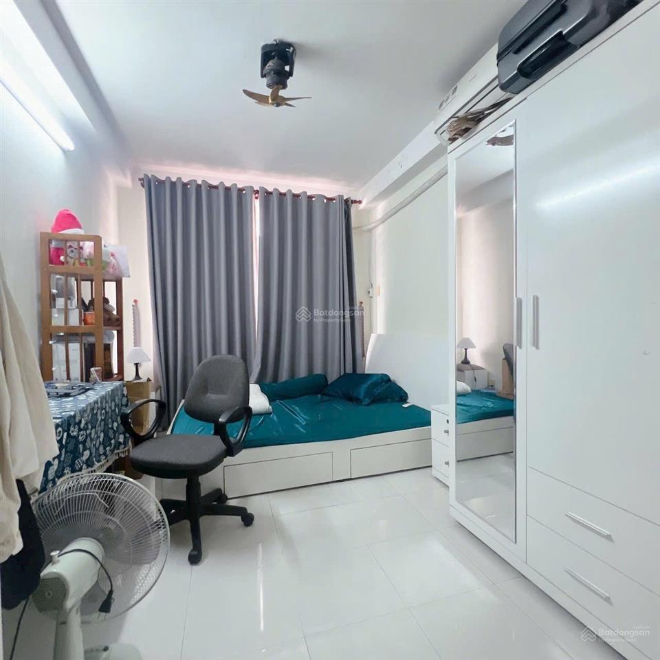 Bán gấp nhà đẹp hẻm ô tô cmt8, 4x10, giá 6.5 tỷ.